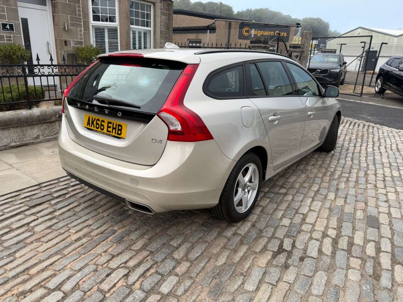 2016 VOLVO V60 2016 VOLVO V60