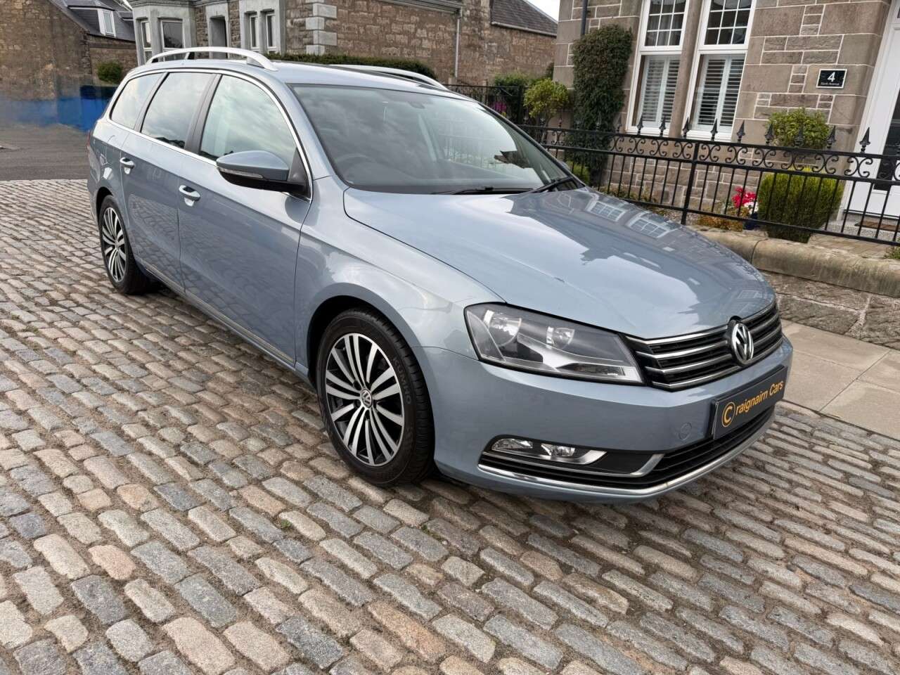 A 2013 VOLKSWAGEN PASSAT 2.0 TDI BlueMotion Tech Sport Estate 5dr Diesel Manual Euro 5 (s/s) (177 ps A 2013 VOLKSWAGEN PASSAT 2.0 TDI BlueMotion Tech Sport Estate 5dr Diesel Manual Euro 5 (s/s) (177 ps