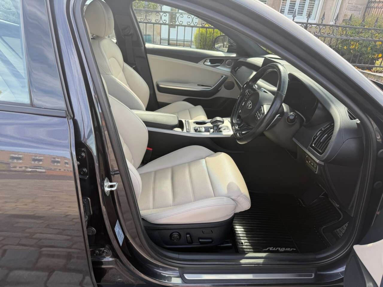 A 2019 KIA STINGER 2.2 CRDi GT-Line S Gran Turismo 5dr Diesel Auto Euro 6 (s/s) (197 bhp) A 2019 KIA STINGER 2.2 CRDi GT-Line S Gran Turismo 5dr Diesel Auto Euro 6 (s/s) (197 bhp)