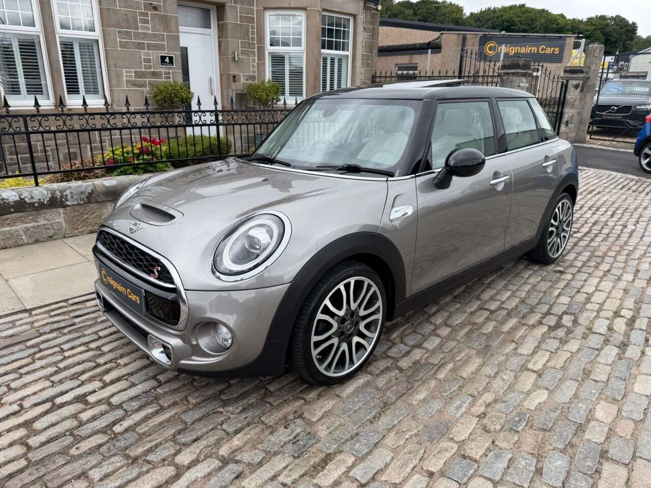 A 2018 MINI HATCH 2.0 Cooper S Hatchback 5dr Petrol Manual Euro 6 (s/s) (192 ps) A 2018 MINI HATCH 2.0 Cooper S Hatchback 5dr Petrol Manual Euro 6 (s/s) (192 ps)