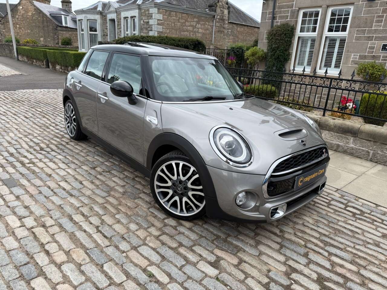 A 2018 MINI HATCH 2.0 Cooper S Hatchback 5dr Petrol Manual Euro 6 (s/s) (192 ps) A 2018 MINI HATCH 2.0 Cooper S Hatchback 5dr Petrol Manual Euro 6 (s/s) (192 ps)