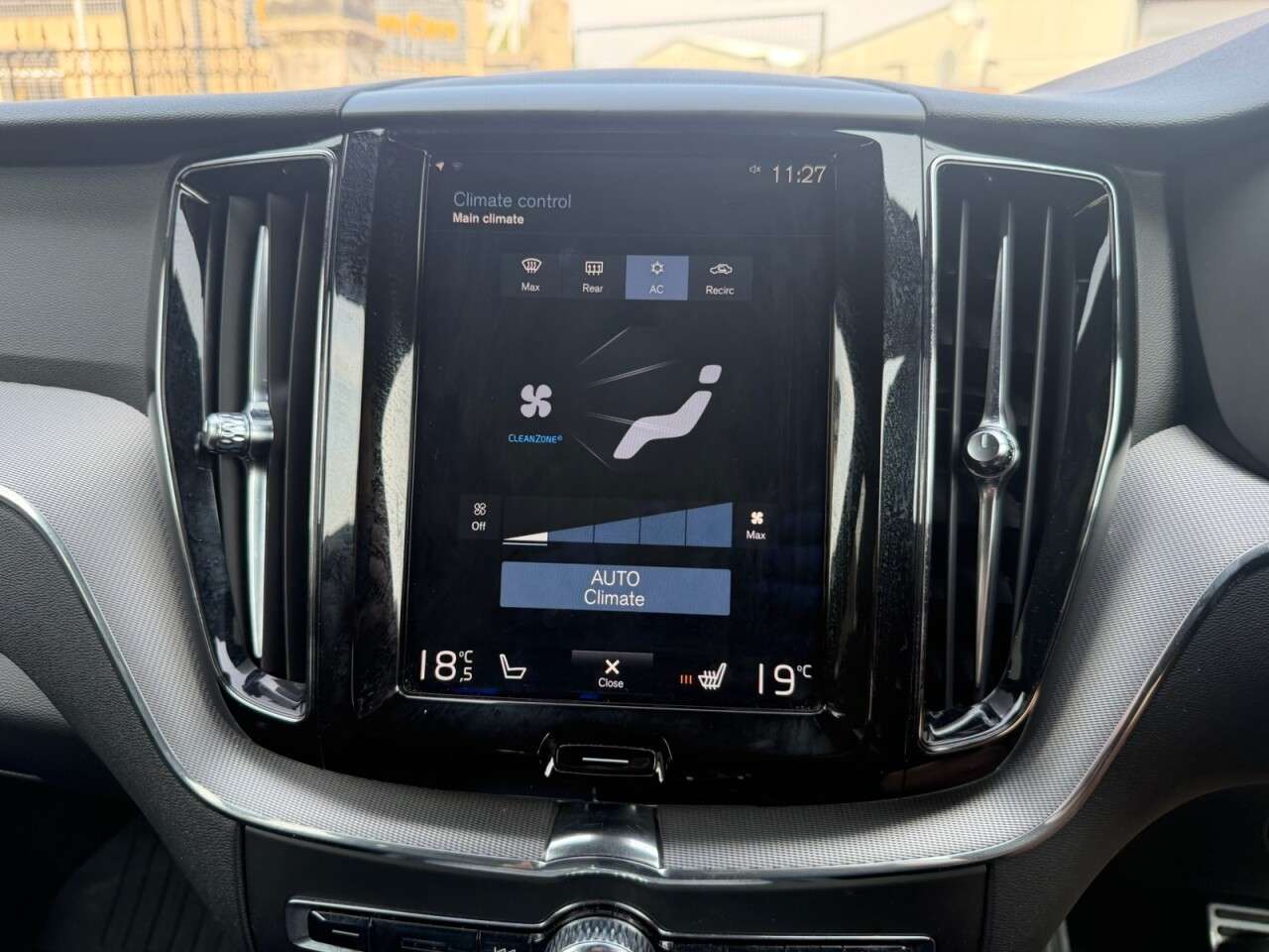 2017 VOLVO XC60 2017 VOLVO XC60