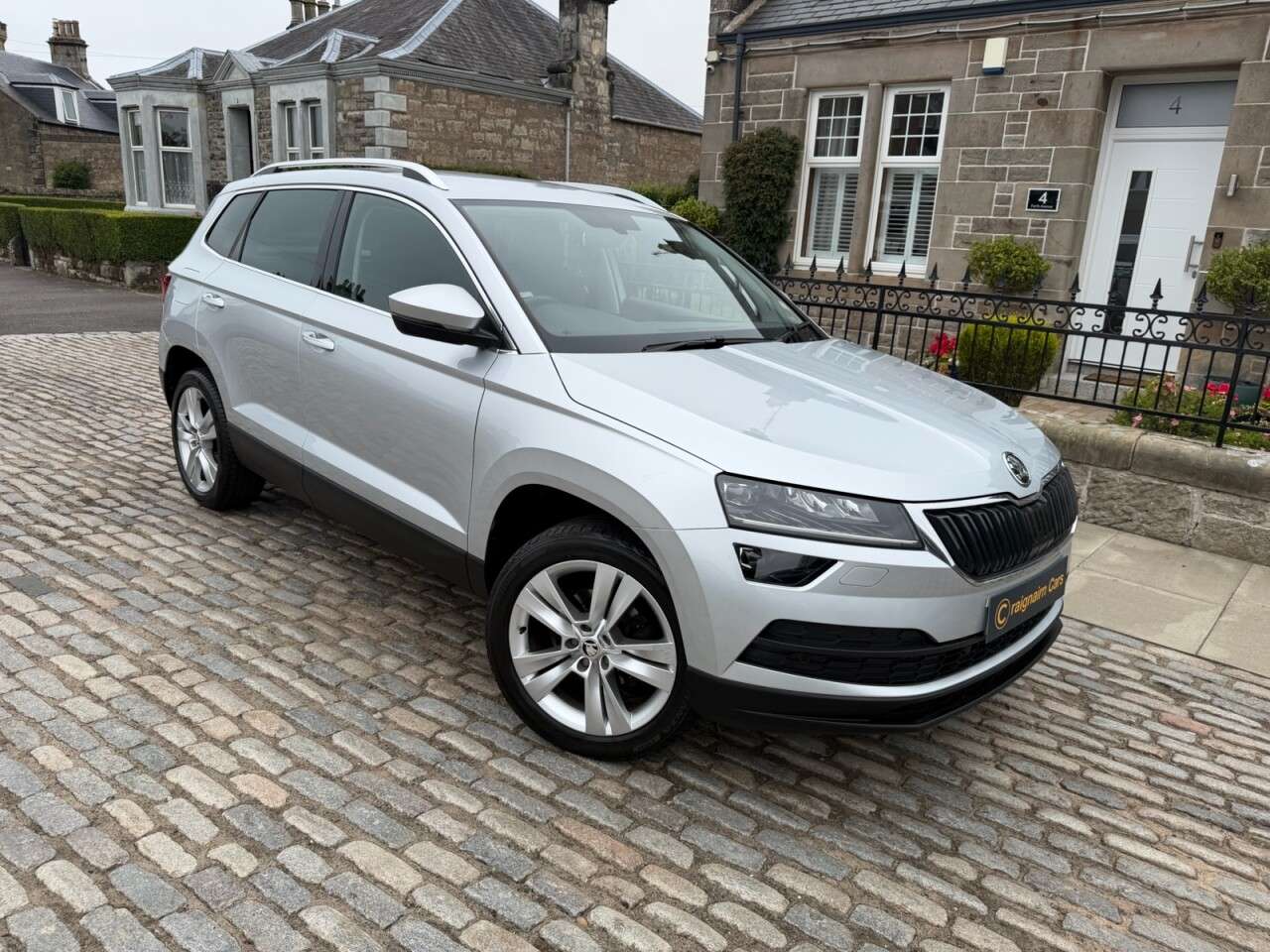 A 2019 SKODA KAROQ 1.5 TSI ACT SE L SUV 5dr Petrol Manual Euro 6 (s/s) (150 ps) A 2019 SKODA KAROQ 1.5 TSI ACT SE L SUV 5dr Petrol Manual Euro 6 (s/s) (150 ps)