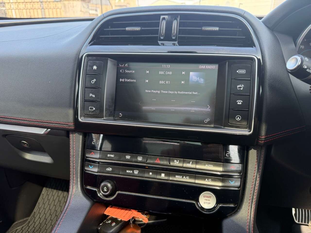2018 JAGUAR F-PACE 2018 JAGUAR F-PACE