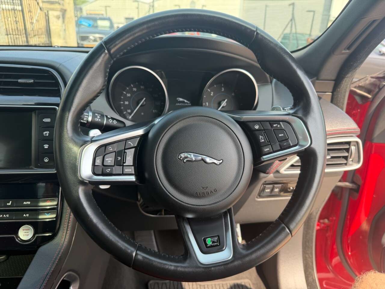 2018 JAGUAR F-PACE 2018 JAGUAR F-PACE