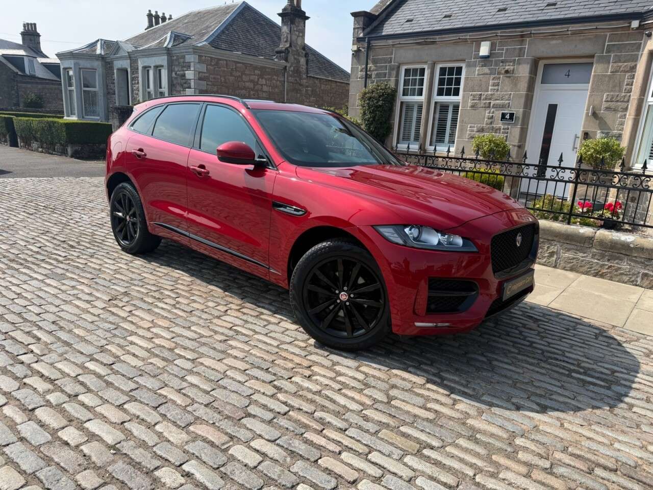 A 2018 JAGUAR F-PACE 2.0 D180 R-Sport SUV 5dr Diesel Auto AWD Euro 6 (s/s) (180 ps) A 2018 JAGUAR F-PACE 2.0 D180 R-Sport SUV 5dr Diesel Auto AWD Euro 6 (s/s) (180 ps)