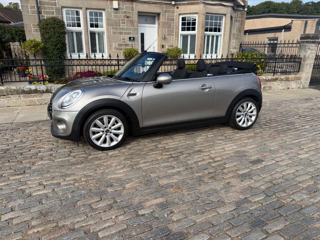 2017 MINI CONVERTIBLE 2017 MINI CONVERTIBLE