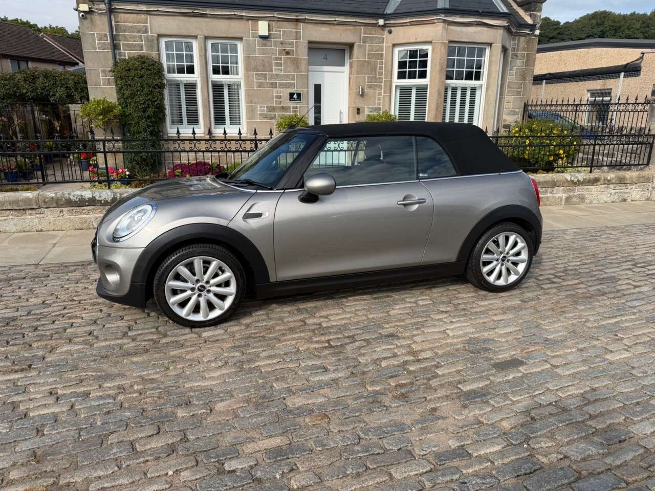 2017 MINI CONVERTIBLE 2017 MINI CONVERTIBLE
