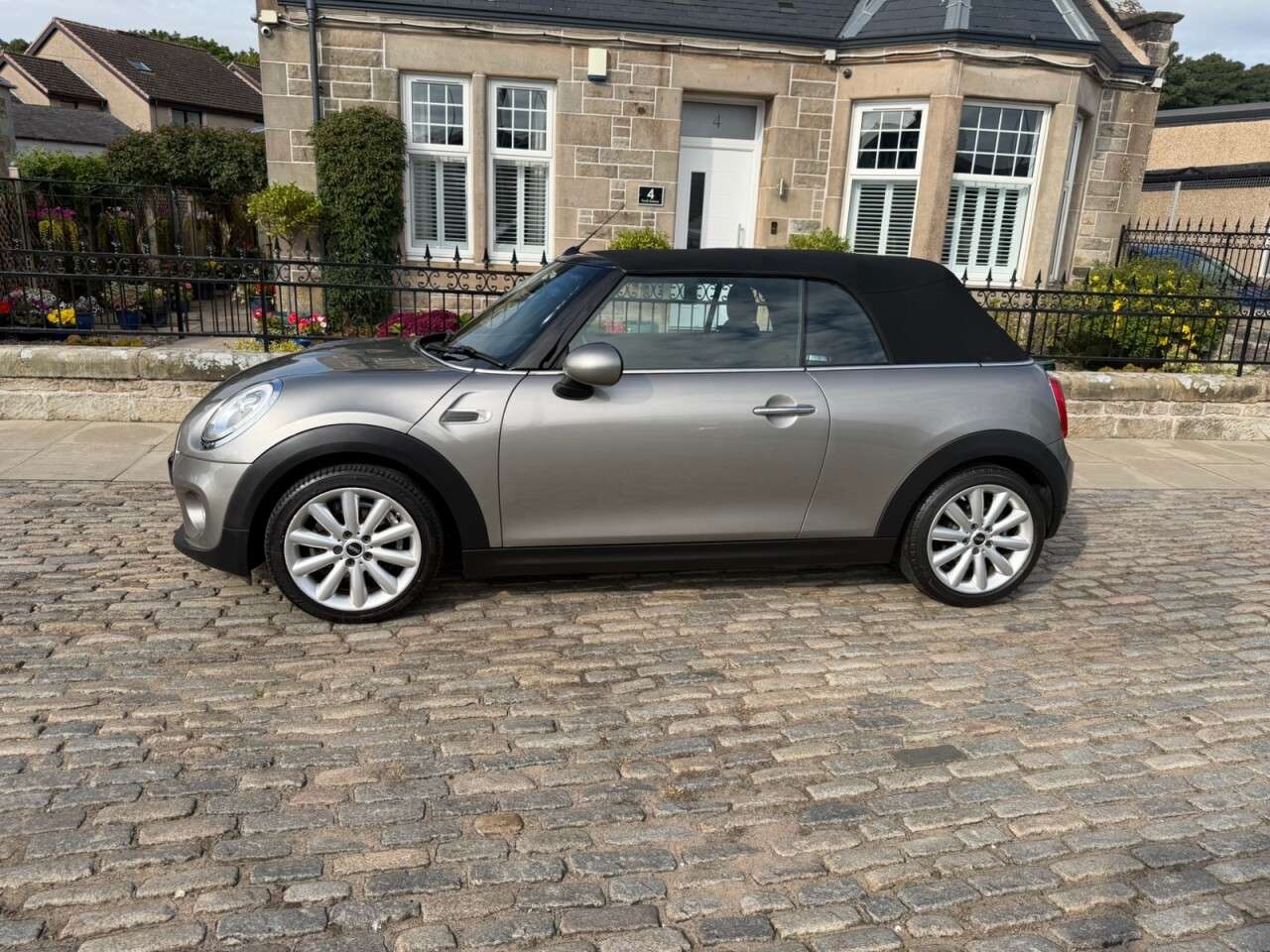 2017 MINI CONVERTIBLE 2017 MINI CONVERTIBLE