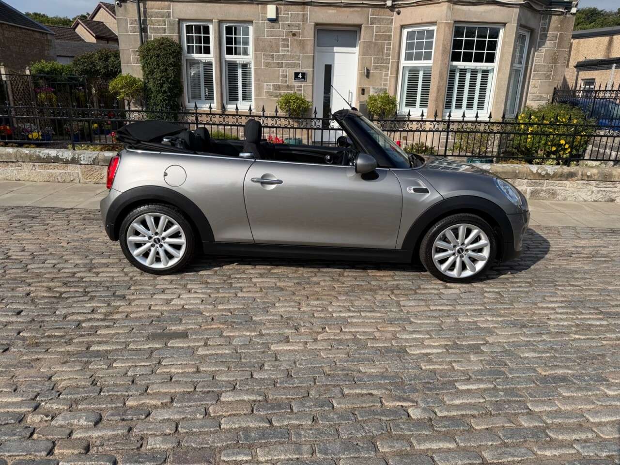 2017 MINI CONVERTIBLE 2017 MINI CONVERTIBLE
