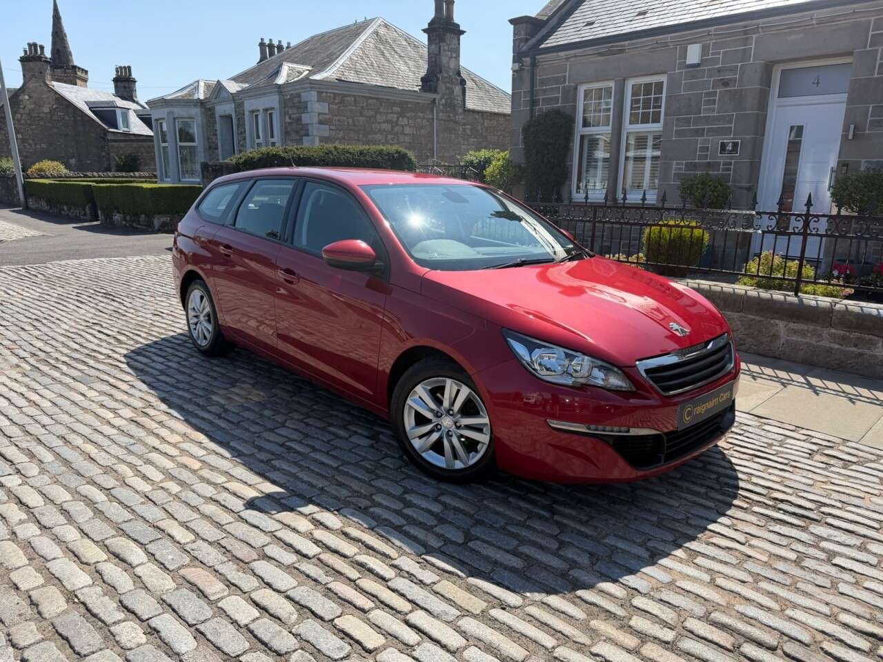 A 2015 PEUGEOT 308 SW 1.6 HDi Active Estate 5dr Diesel Manual Euro 5 (92 ps) A 2015 PEUGEOT 308 SW 1.6 HDi Active Estate 5dr Diesel Manual Euro 5 (92 ps)