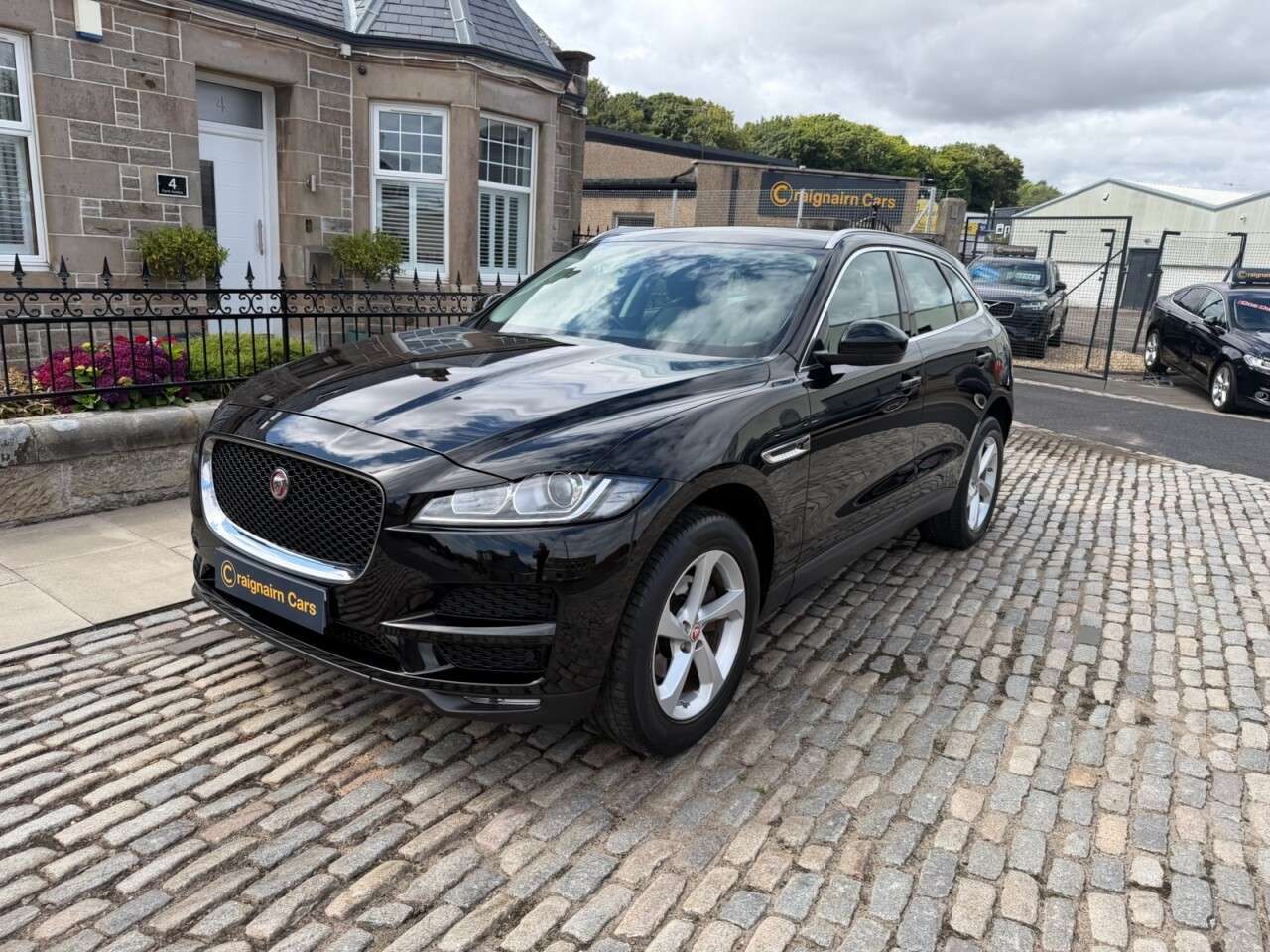 A 2018 JAGUAR F-PACE 2.0 D165 Prestige SUV 5dr Diesel Manual Euro 6 (s/s) (163 ps) A 2018 JAGUAR F-PACE 2.0 D165 Prestige SUV 5dr Diesel Manual Euro 6 (s/s) (163 ps)