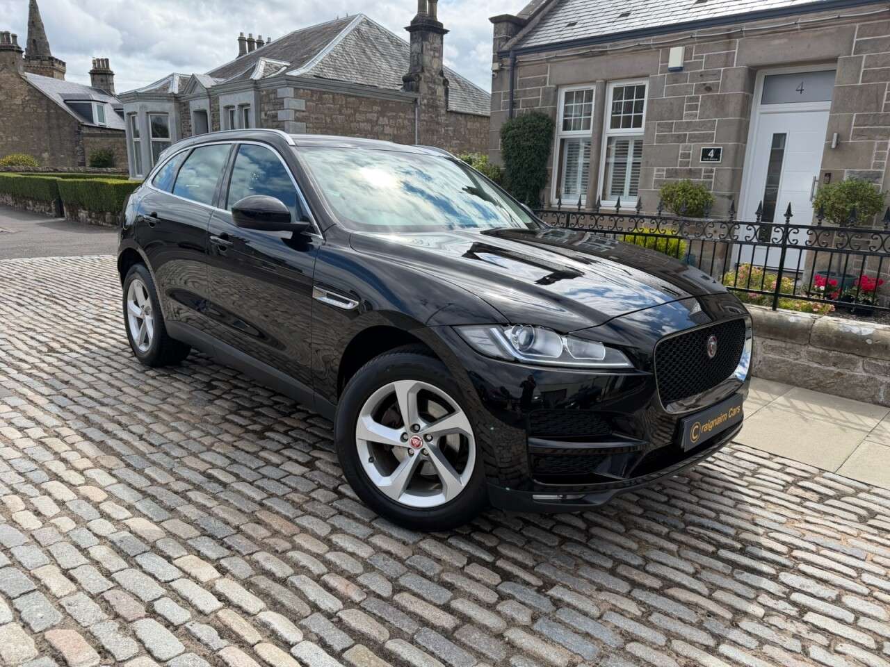 A 2018 JAGUAR F-PACE 2.0 D165 Prestige SUV 5dr Diesel Manual Euro 6 (s/s) (163 ps) A 2018 JAGUAR F-PACE 2.0 D165 Prestige SUV 5dr Diesel Manual Euro 6 (s/s) (163 ps)