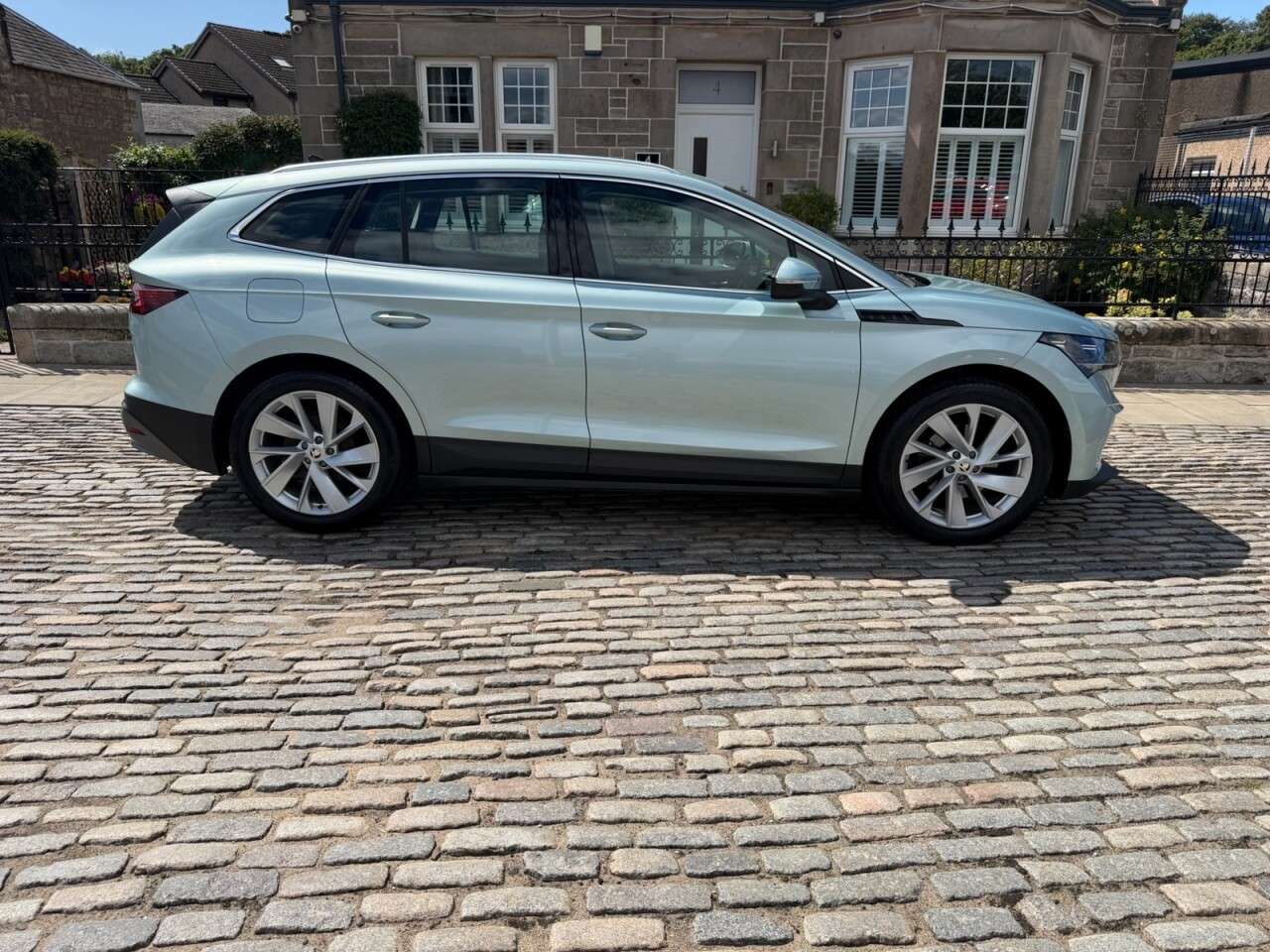 A 2021 SKODA ENYAQ iV 62kWh 60 Nav Suite SUV 5dr Electric Auto (179 ps) A 2021 SKODA ENYAQ iV 62kWh 60 Nav Suite SUV 5dr Electric Auto (179 ps)