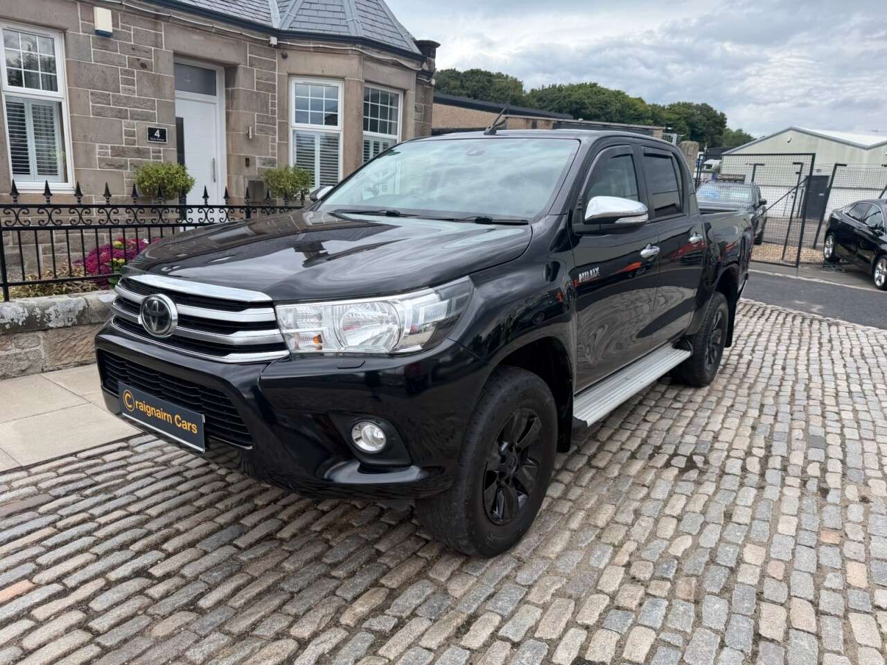 A 2016 TOYOTA HILUX 2.4 D-4D Icon Pickup Double Cab 4dr Diesel Manual 4WD Euro 6 (TSS) (150 ps) A 2016 TOYOTA HILUX 2.4 D-4D Icon Pickup Double Cab 4dr Diesel Manual 4WD Euro 6 (TSS) (150 ps)