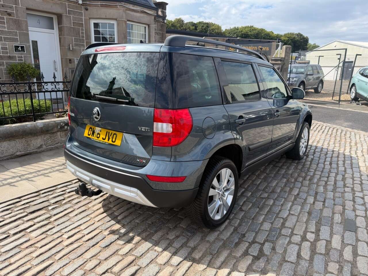 A 2016 SKODA YETI 2.0 TDI Elegance Outdoor 5dr Diesel Manual 4WD Euro 5 (140 ps) A 2016 SKODA YETI 2.0 TDI Elegance Outdoor 5dr Diesel Manual 4WD Euro 5 (140 ps)