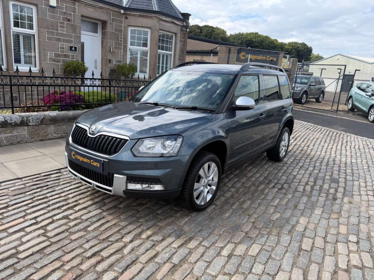 A 2016 SKODA YETI 2.0 TDI Elegance Outdoor 5dr Diesel Manual 4WD Euro 5 (140 ps) A 2016 SKODA YETI 2.0 TDI Elegance Outdoor 5dr Diesel Manual 4WD Euro 5 (140 ps)