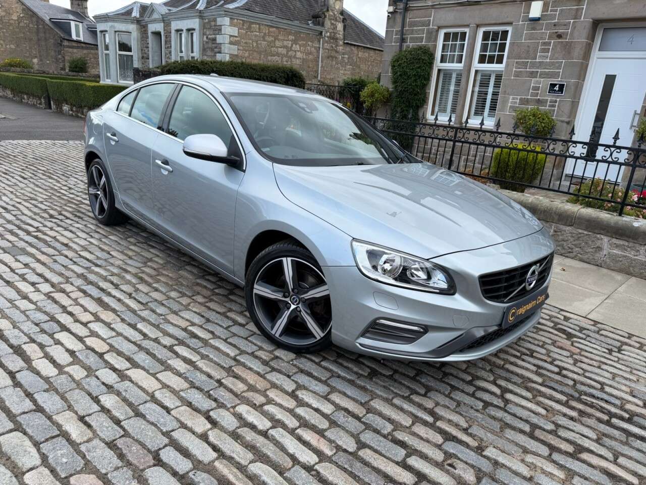 A 2017 VOLVO S60 2.0 D4 R-Design Nav Saloon 4dr Diesel Manual Euro 6 (s/s) (190 ps) A 2017 VOLVO S60 2.0 D4 R-Design Nav Saloon 4dr Diesel Manual Euro 6 (s/s) (190 ps)