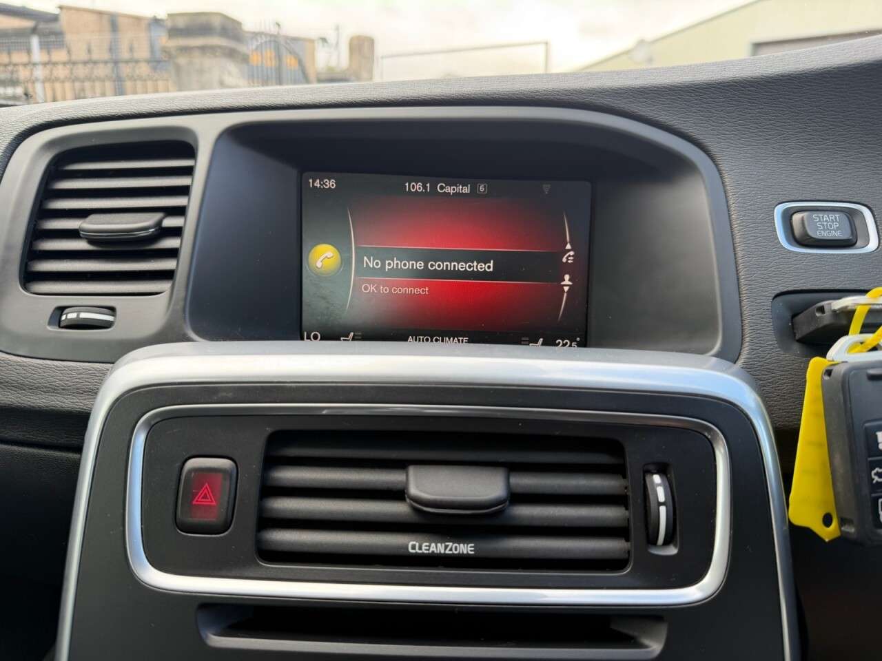 2017 VOLVO S60 2017 VOLVO S60