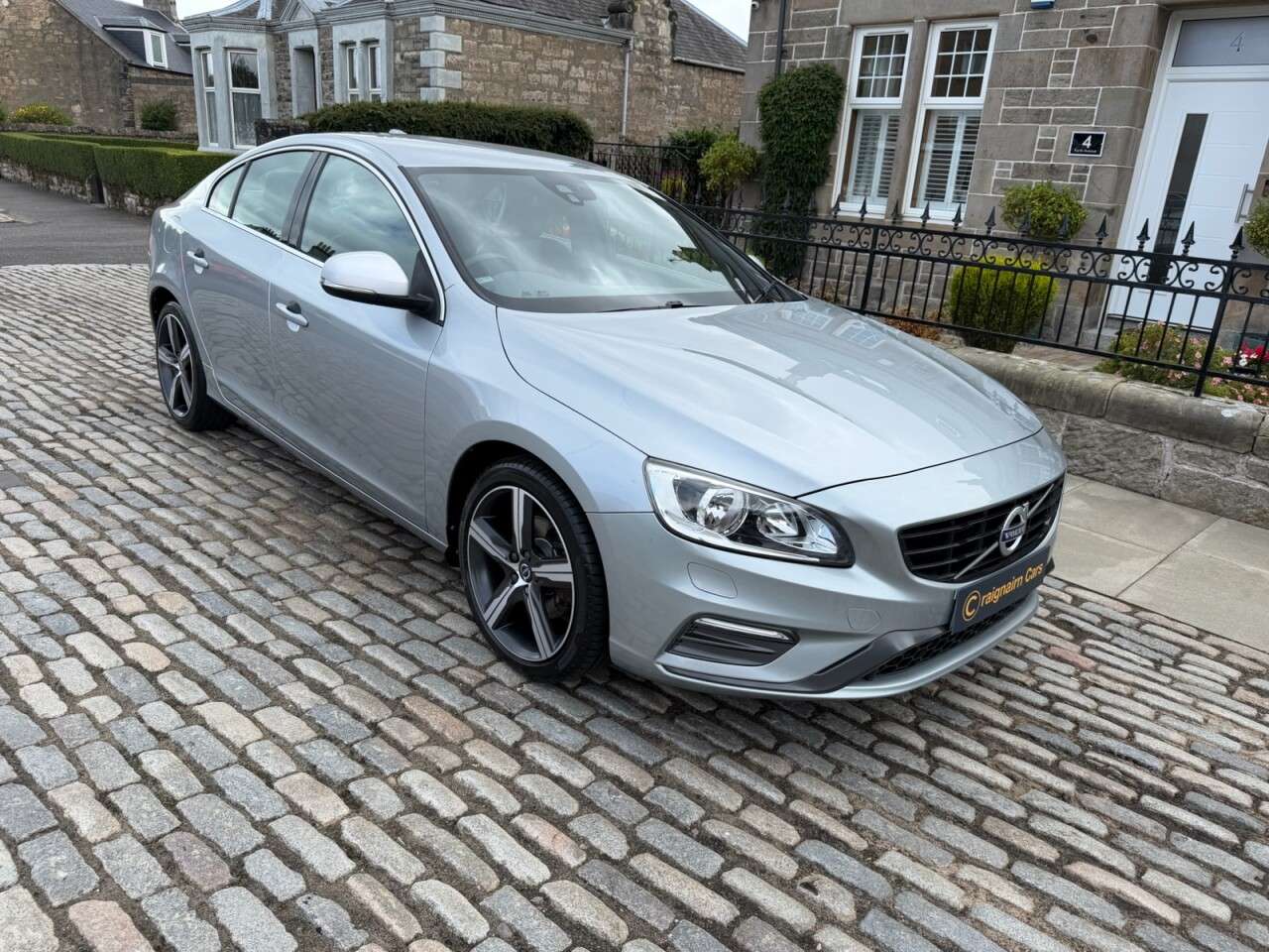 2017 VOLVO S60 2017 VOLVO S60