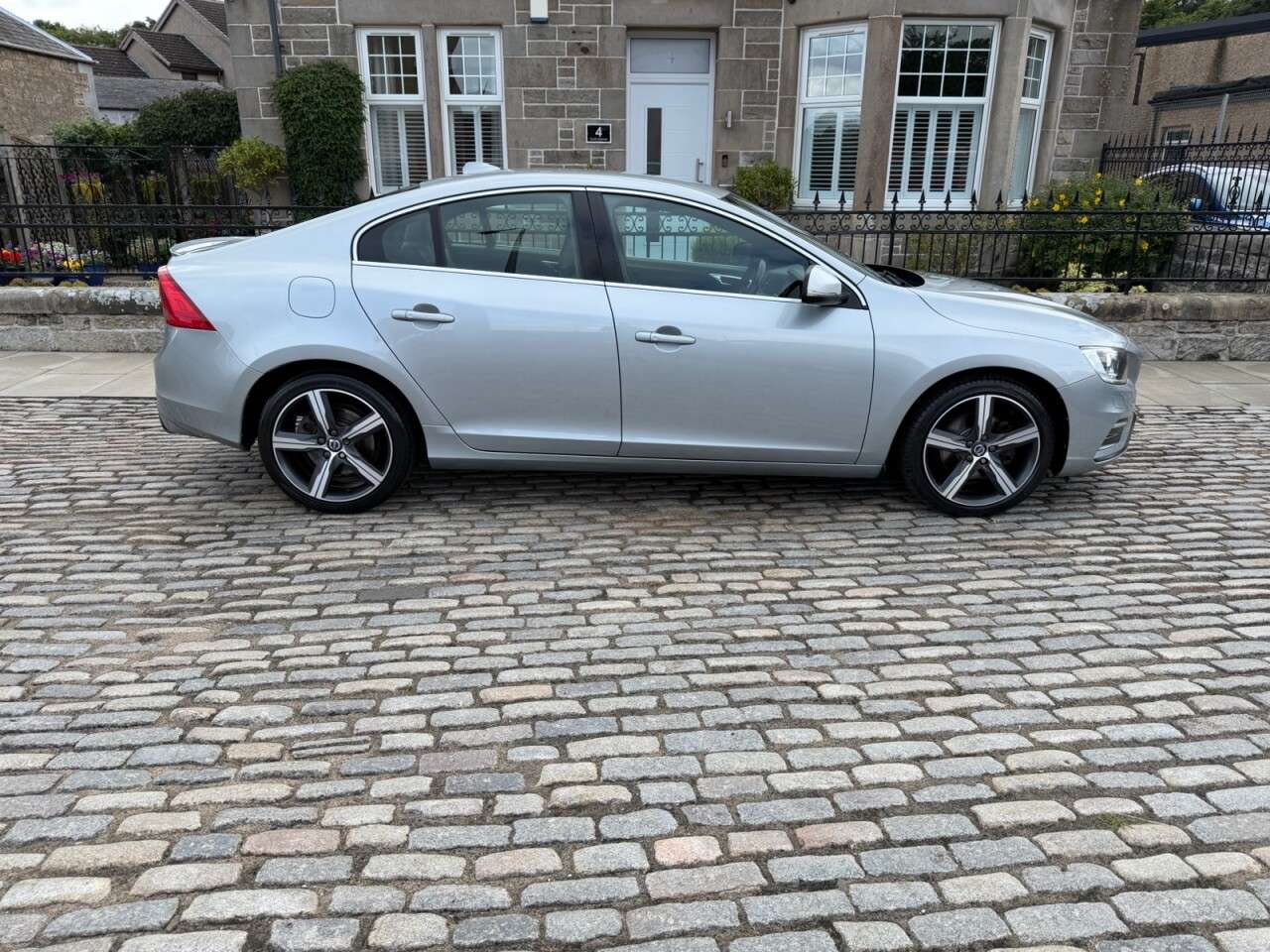 2017 VOLVO S60 2017 VOLVO S60