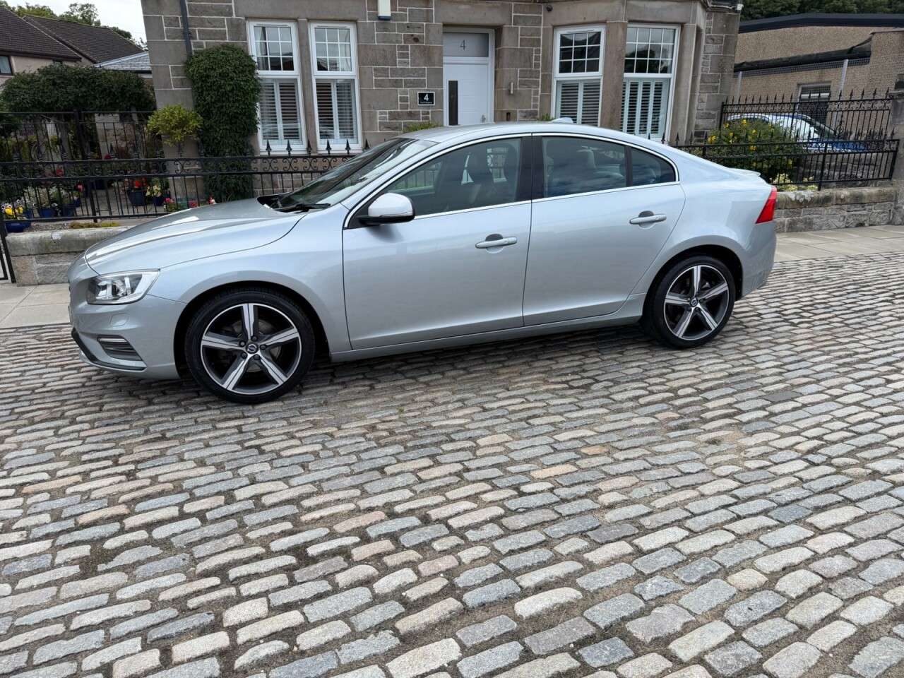 2017 VOLVO S60 2017 VOLVO S60