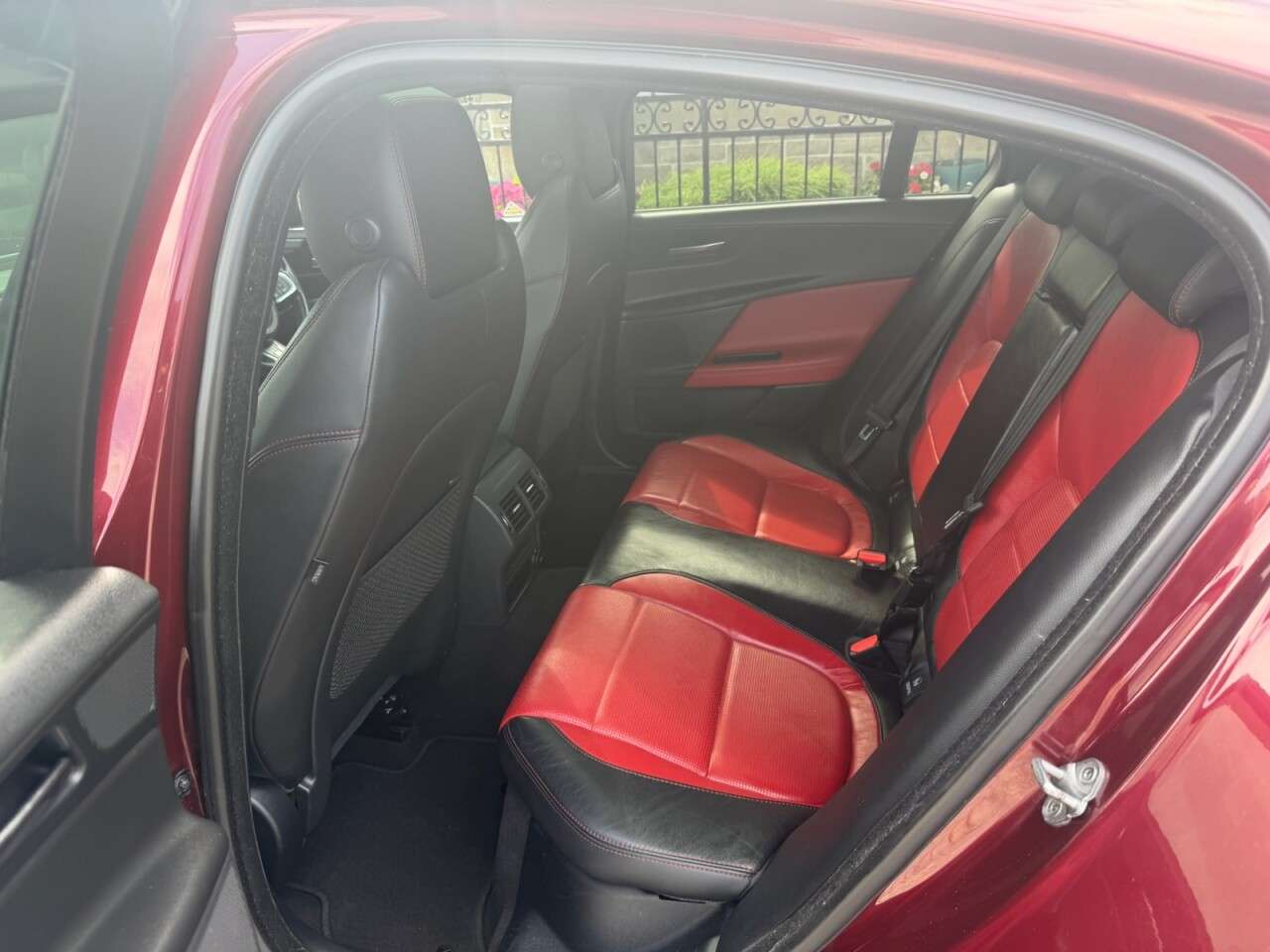 2016 JAGUAR XE 2016 JAGUAR XE