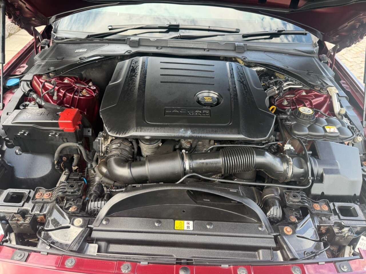 2016 JAGUAR XE 2016 JAGUAR XE