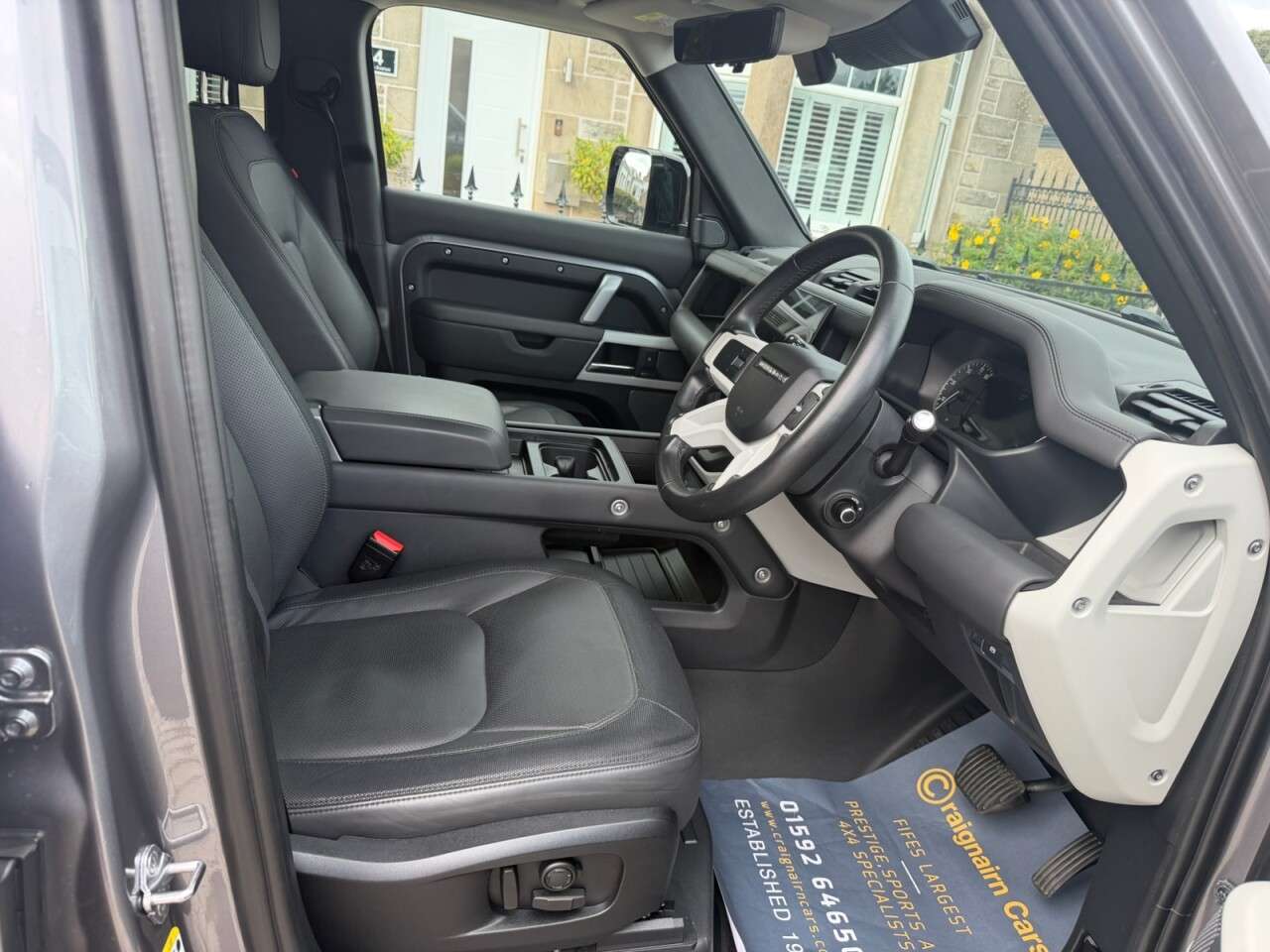 A 2023 LAND ROVER DEFENDER 110 3.0 D300 MHEV X-Dynamic HSE SUV 5dr Diesel Auto 4WD Euro 6 (s/s) (300 ps) A 2023 LAND ROVER DEFENDER 110 3.0 D300 MHEV X-Dynamic HSE SUV 5dr Diesel Auto 4WD Euro 6 (s/s) (300 ps)