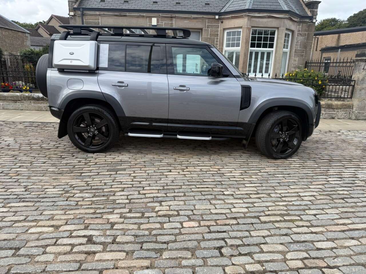 2023 LAND ROVER DEFENDER 110 2023 LAND ROVER DEFENDER 110