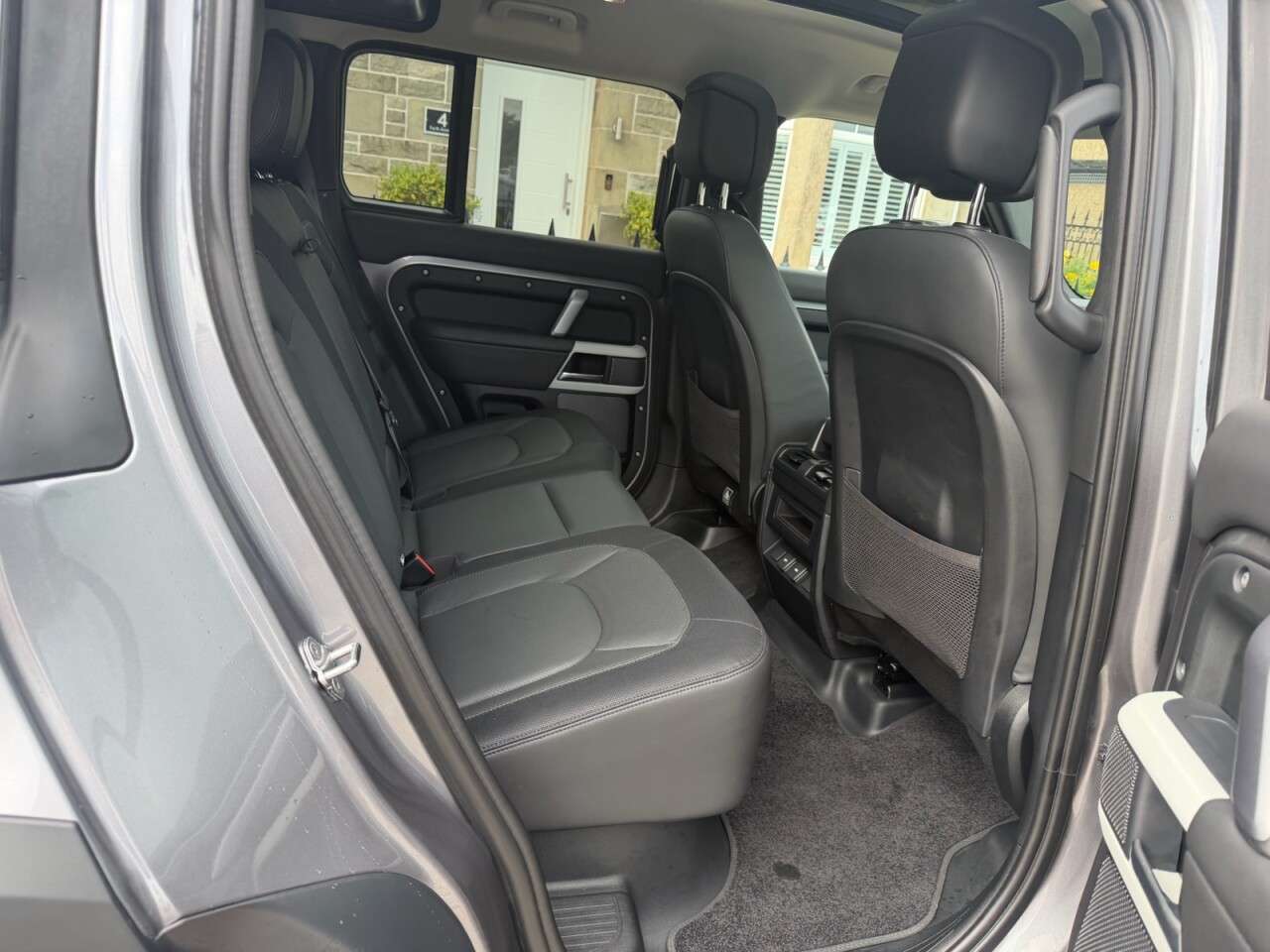 2023 LAND ROVER DEFENDER 110 2023 LAND ROVER DEFENDER 110