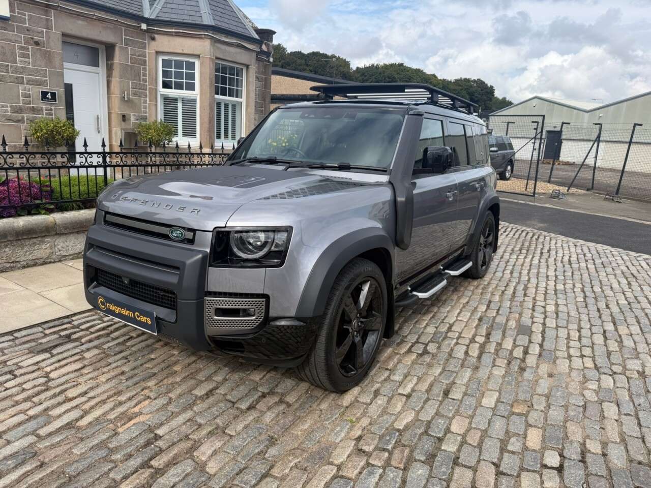 A 2023 LAND ROVER DEFENDER 110 3.0 D300 MHEV X-Dynamic HSE SUV 5dr Diesel Auto 4WD Euro 6 (s/s) (300 ps) A 2023 LAND ROVER DEFENDER 110 3.0 D300 MHEV X-Dynamic HSE SUV 5dr Diesel Auto 4WD Euro 6 (s/s) (300 ps)
