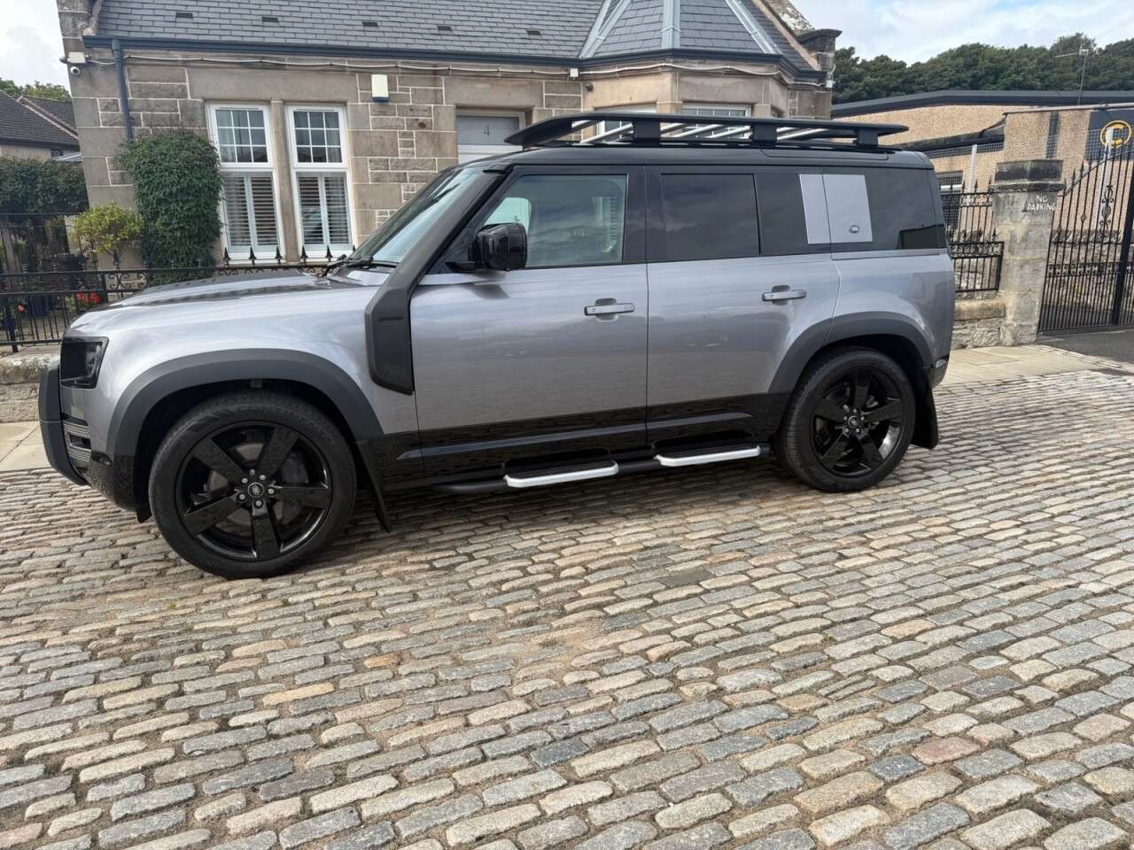 2023 LAND ROVER DEFENDER 110 2023 LAND ROVER DEFENDER 110