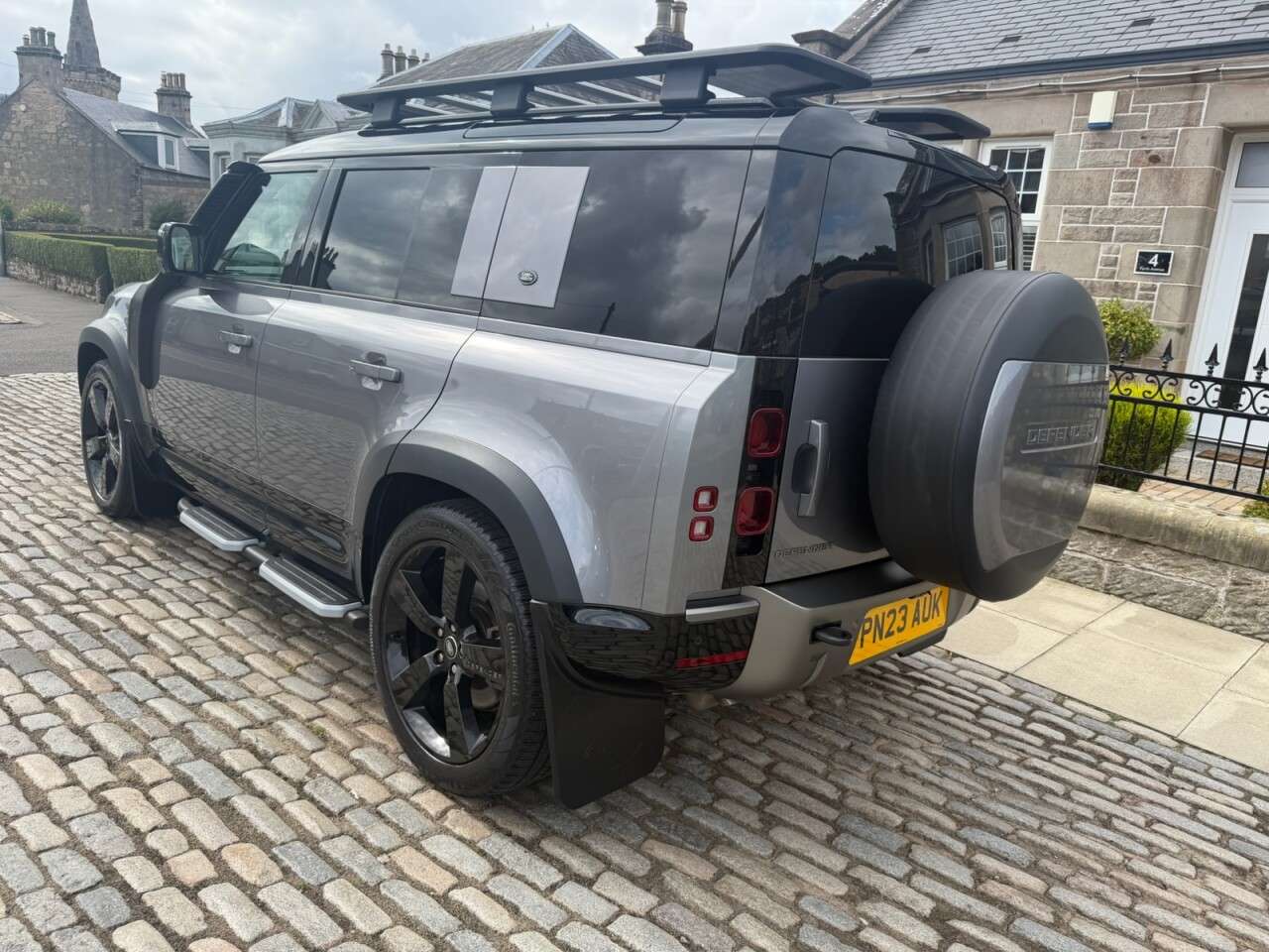 2023 LAND ROVER DEFENDER 110 2023 LAND ROVER DEFENDER 110