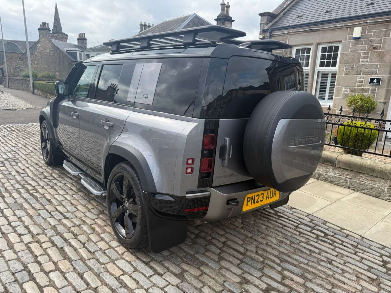 2023 LAND ROVER DEFENDER 110 2023 LAND ROVER DEFENDER 110