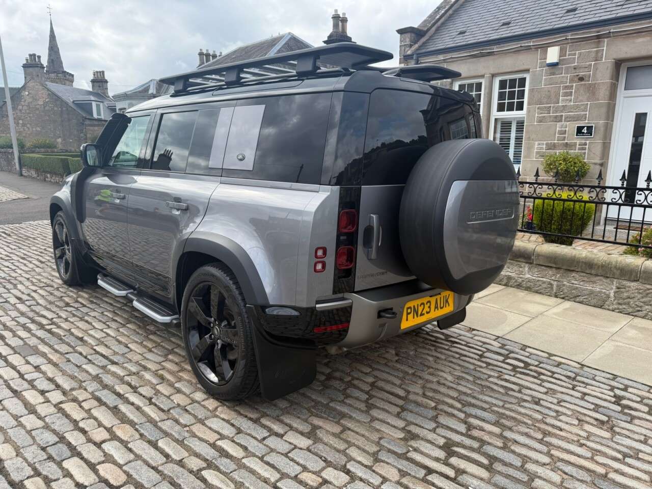 2023 LAND ROVER DEFENDER 110 2023 LAND ROVER DEFENDER 110
