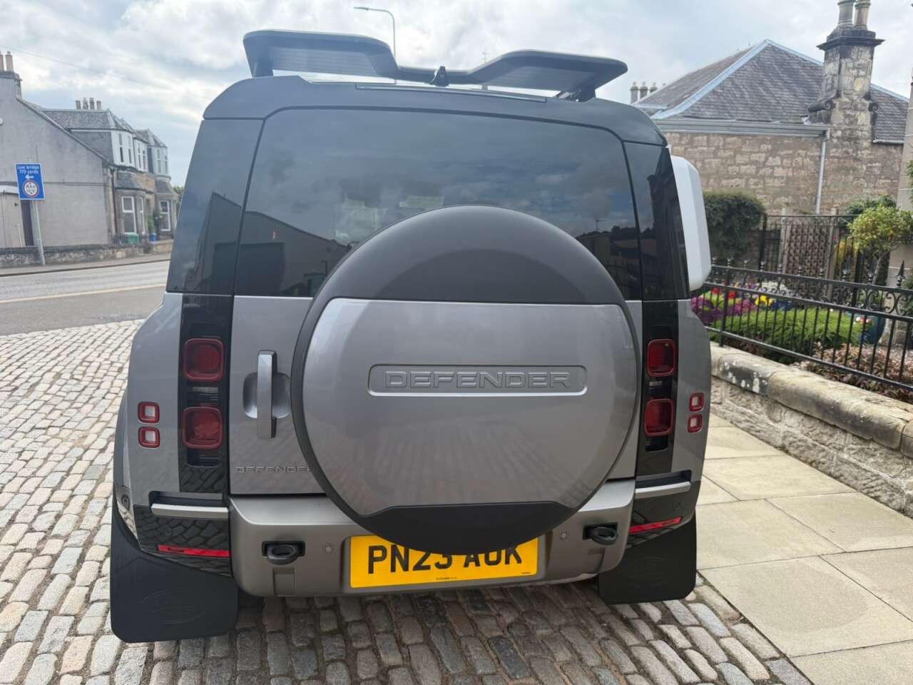 2023 LAND ROVER DEFENDER 110 2023 LAND ROVER DEFENDER 110