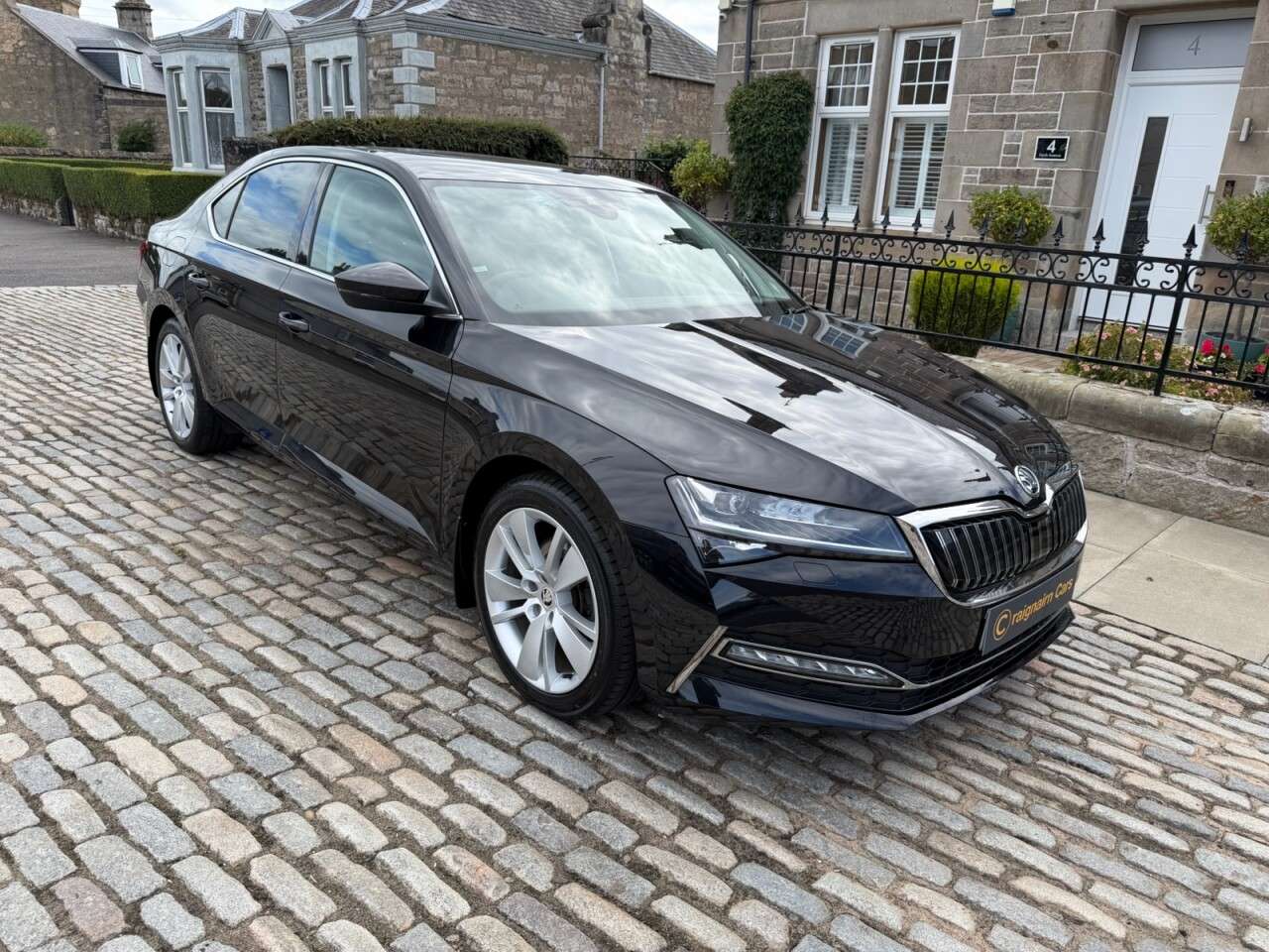 A 2021 SKODA SUPERB 1.4 TSI iV 13kWh SE L Hatchback 5dr Petrol Plug-in Hybrid DSG Euro 6 (s/s) A 2021 SKODA SUPERB 1.4 TSI iV 13kWh SE L Hatchback 5dr Petrol Plug-in Hybrid DSG Euro 6 (s/s)