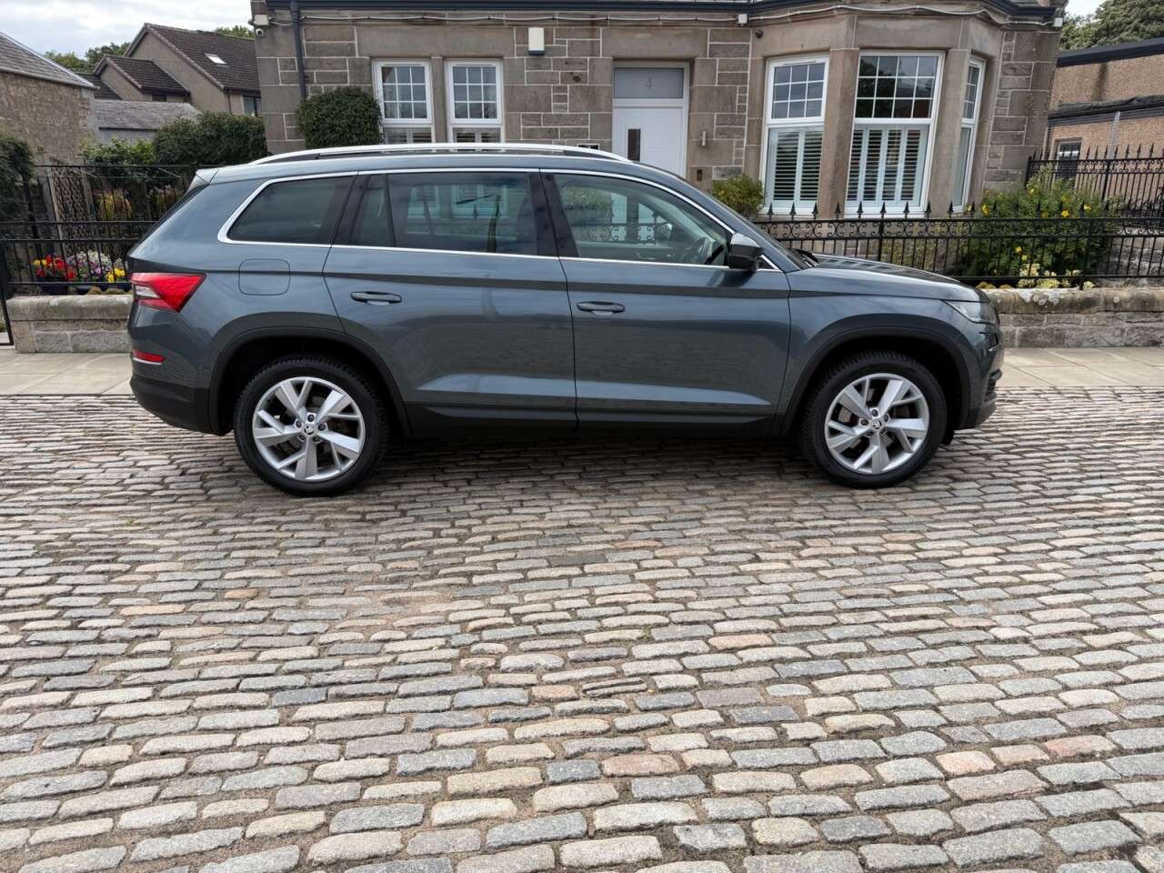 A 2017 SKODA KODIAQ 2.0 TDI Edition SUV 5dr Diesel DSG 4WD Euro 6 (s/s) (7 Seat) (190 ps) A 2017 SKODA KODIAQ 2.0 TDI Edition SUV 5dr Diesel DSG 4WD Euro 6 (s/s) (7 Seat) (190 ps)
