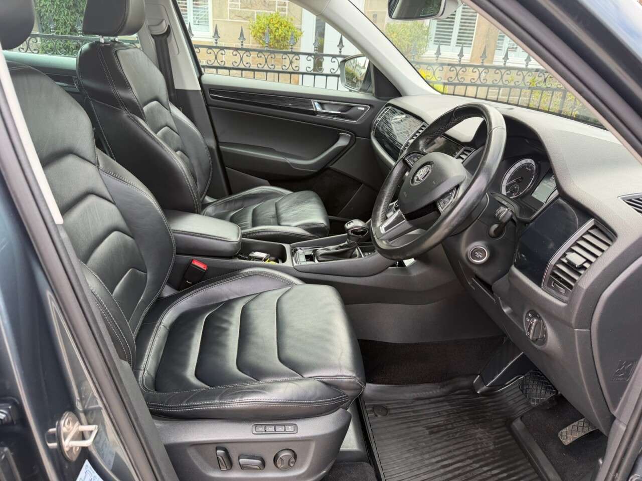 A 2017 SKODA KODIAQ 2.0 TDI Edition SUV 5dr Diesel DSG 4WD Euro 6 (s/s) (7 Seat) (190 ps) A 2017 SKODA KODIAQ 2.0 TDI Edition SUV 5dr Diesel DSG 4WD Euro 6 (s/s) (7 Seat) (190 ps)