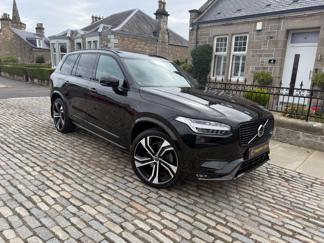 A 2021 VOLVO XC90 2.0 B5 MHEV R-Design SUV 5dr Petrol Hybrid Auto 4WD Euro 6 (s/s) (250 ps) A 2021 VOLVO XC90 2.0 B5 MHEV R-Design SUV 5dr Petrol Hybrid Auto 4WD Euro 6 (s/s) (250 ps)