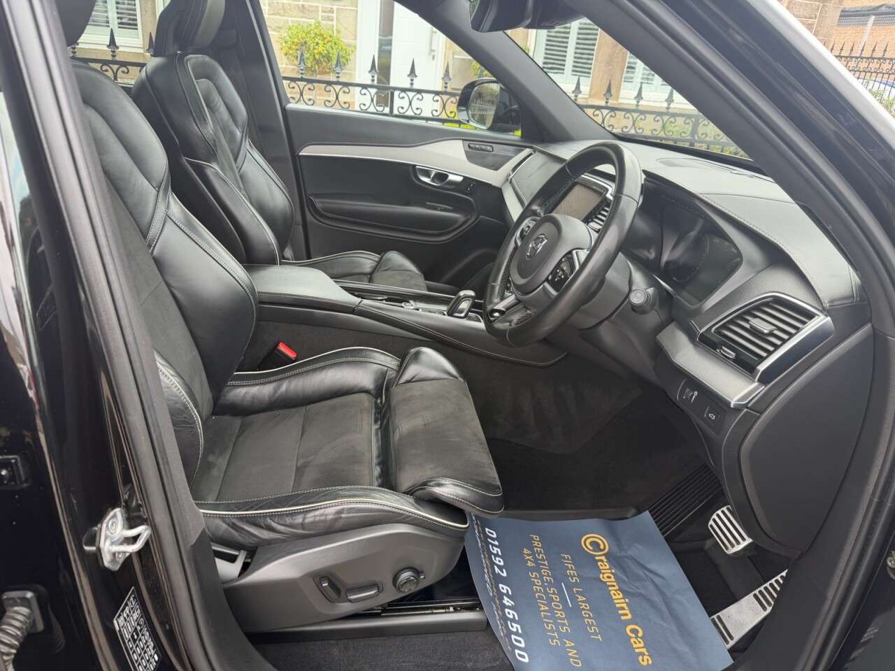 A 2021 VOLVO XC90 2.0 B5 MHEV R-Design SUV 5dr Petrol Hybrid Auto 4WD Euro 6 (s/s) (250 ps) A 2021 VOLVO XC90 2.0 B5 MHEV R-Design SUV 5dr Petrol Hybrid Auto 4WD Euro 6 (s/s) (250 ps)