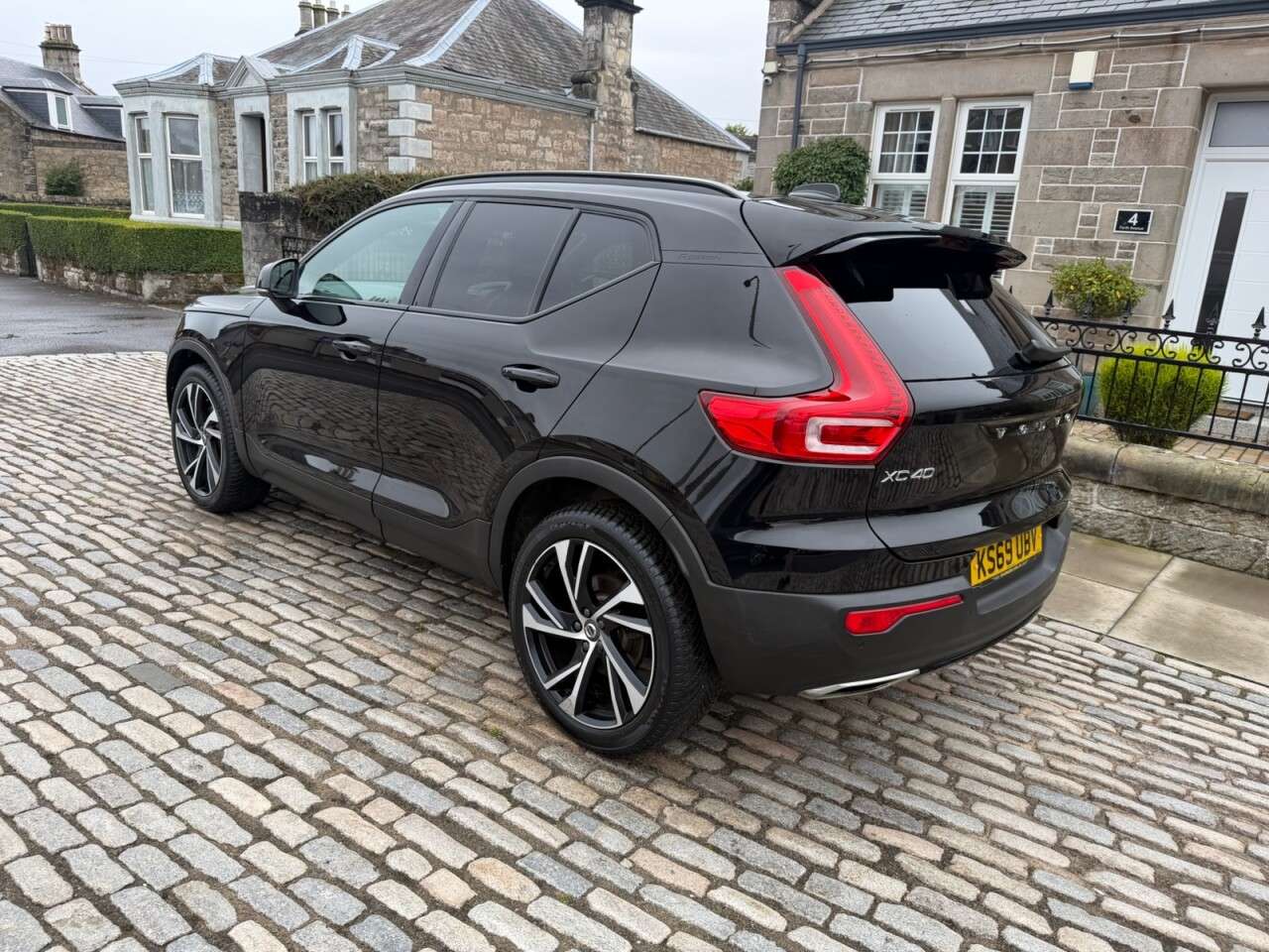 2019 VOLVO XC40 2019 VOLVO XC40