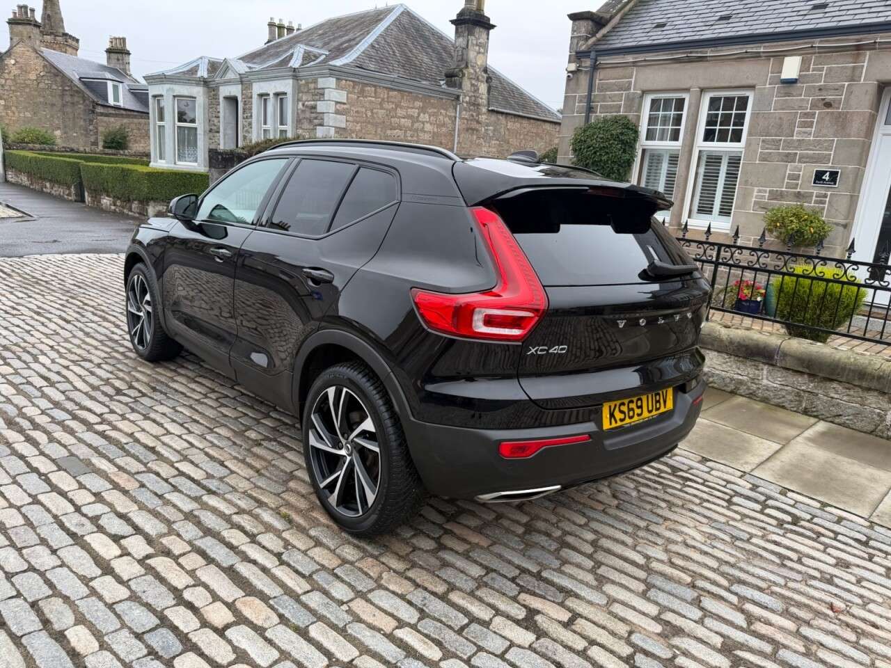 2019 VOLVO XC40 2019 VOLVO XC40