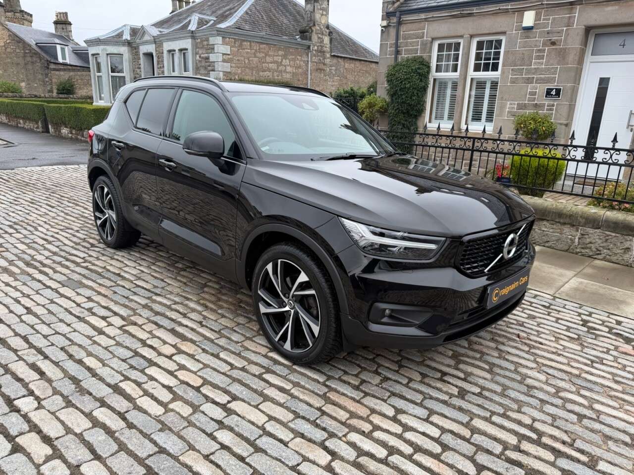 2019 VOLVO XC40 2019 VOLVO XC40