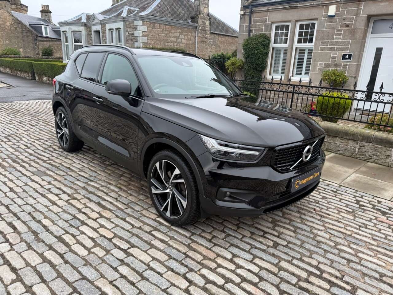2019 VOLVO XC40 2019 VOLVO XC40