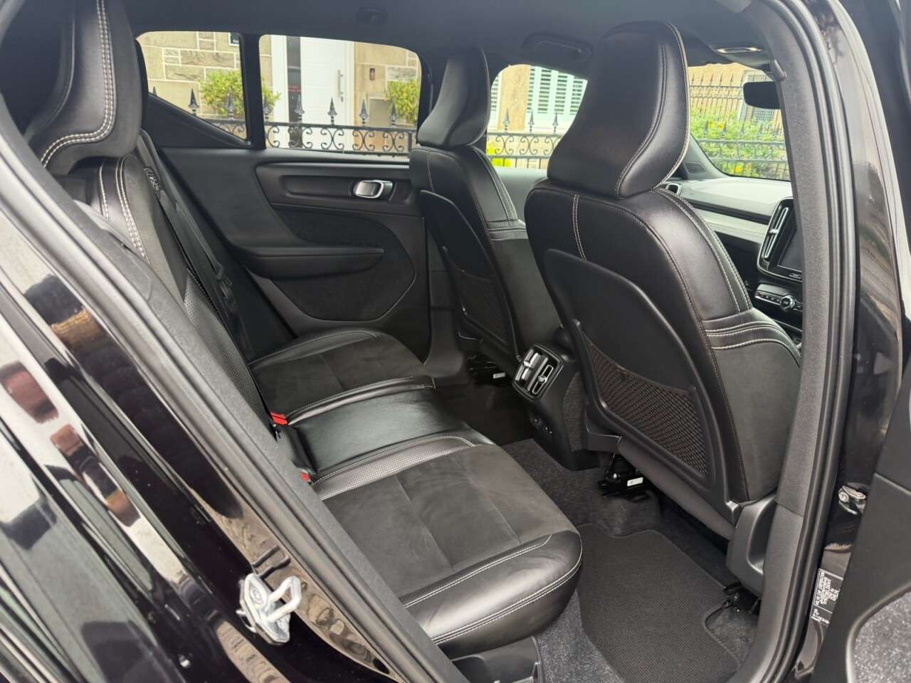 2019 VOLVO XC40 2019 VOLVO XC40