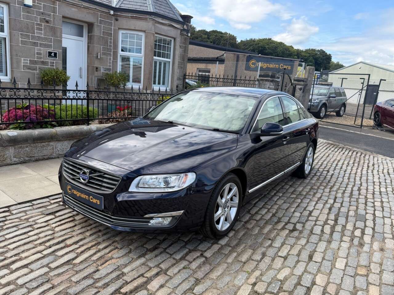 A 2014 VOLVO S80 2.0 D4 SE Lux Saloon 4dr Diesel Geartronic Euro 6 (s/s) (181 ps) A 2014 VOLVO S80 2.0 D4 SE Lux Saloon 4dr Diesel Geartronic Euro 6 (s/s) (181 ps)