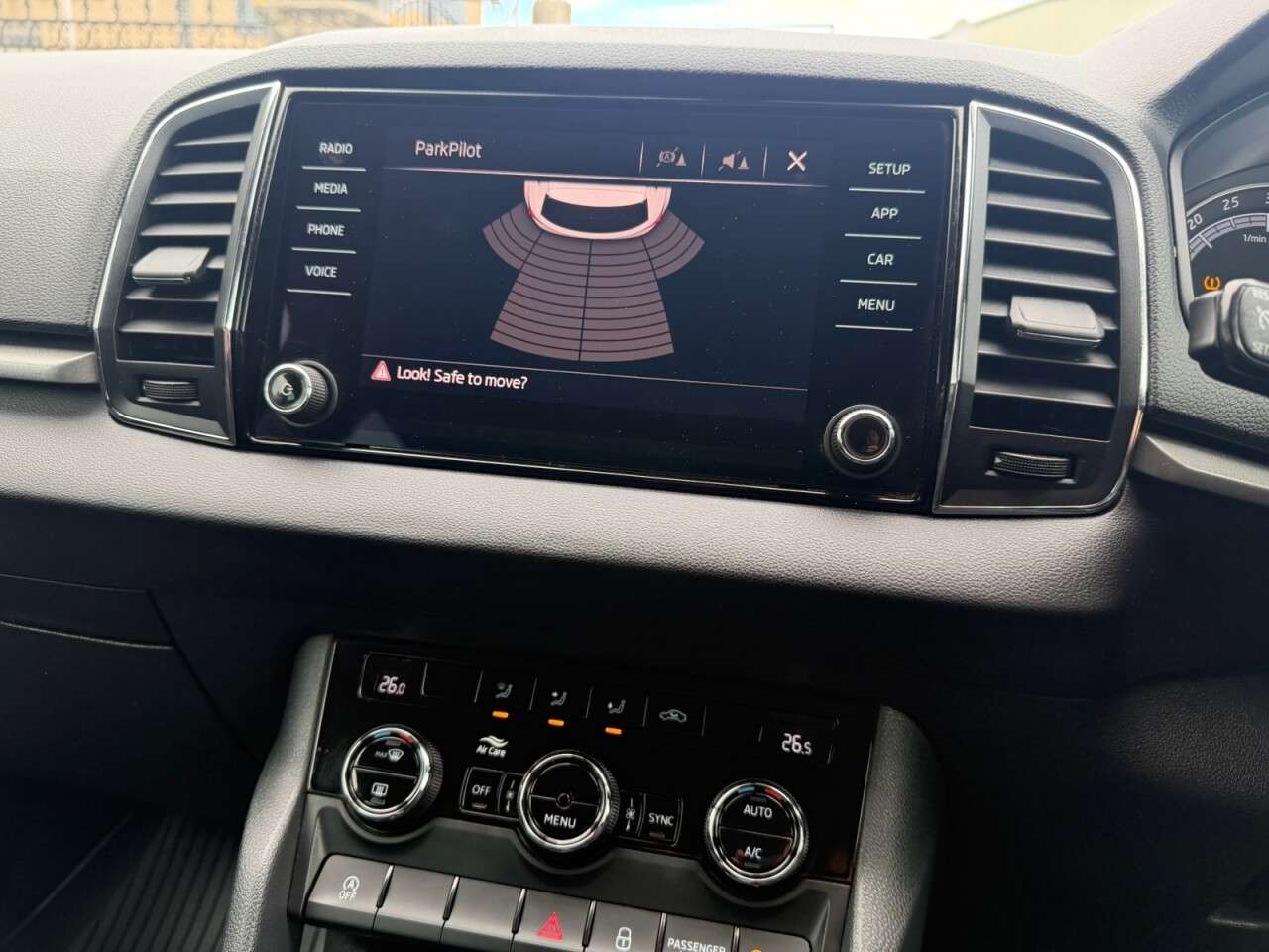 2018 SKODA KAROQ 2018 SKODA KAROQ