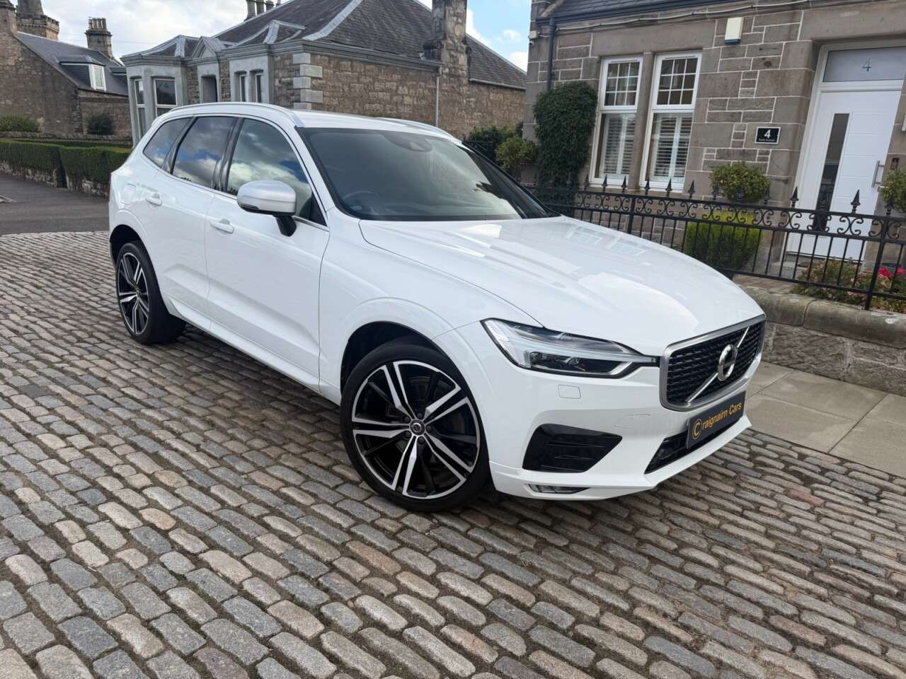 A 2018 VOLVO XC60 2.0 D4 R-Design Pro SUV 5dr Diesel Auto AWD Euro 6 (s/s) (190 ps) A 2018 VOLVO XC60 2.0 D4 R-Design Pro SUV 5dr Diesel Auto AWD Euro 6 (s/s) (190 ps)
